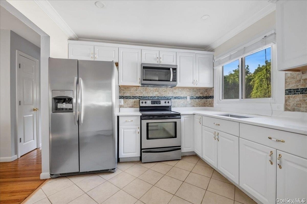 49 Neulist Avenue - Photo 6