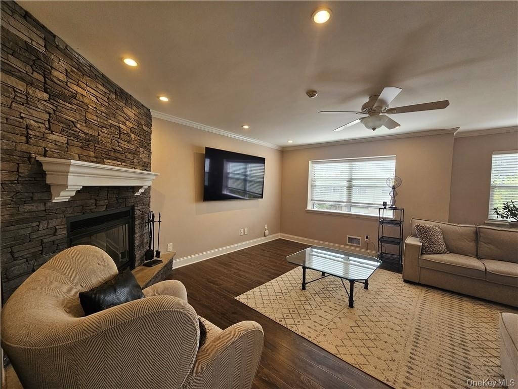 1 Kensington Court - Photo 8