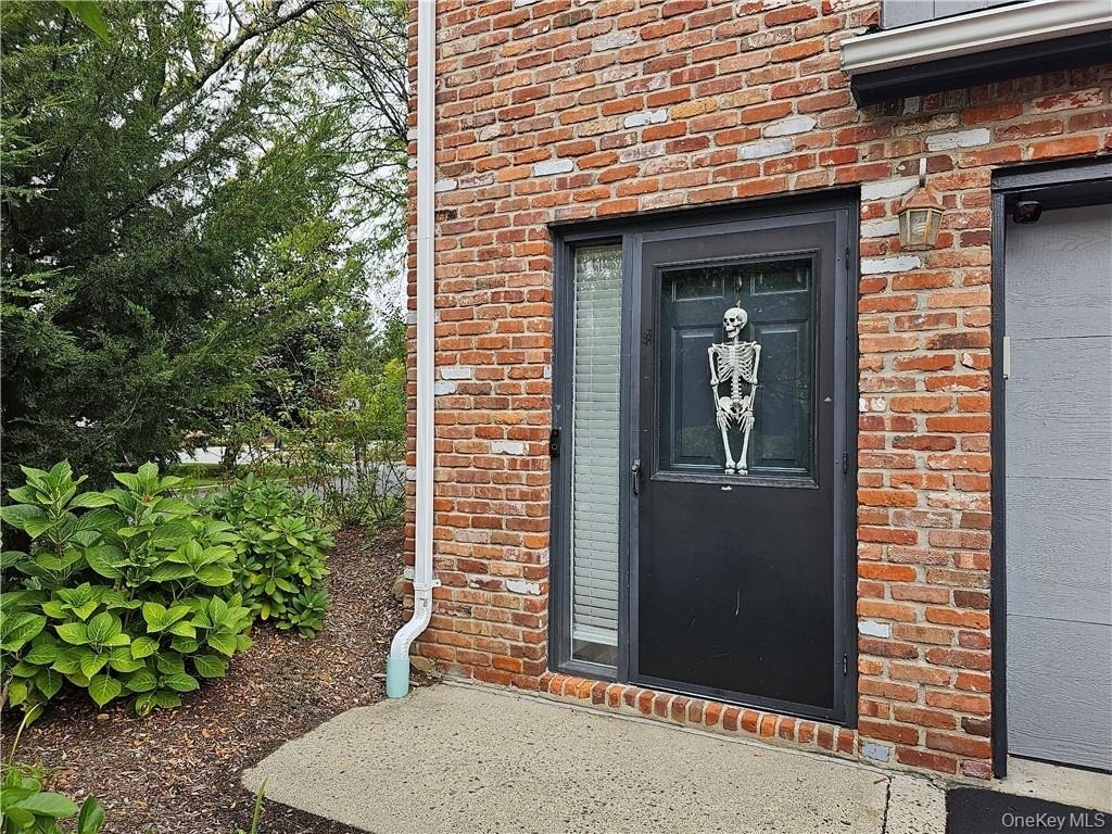 1 Kensington Court - Photo 1