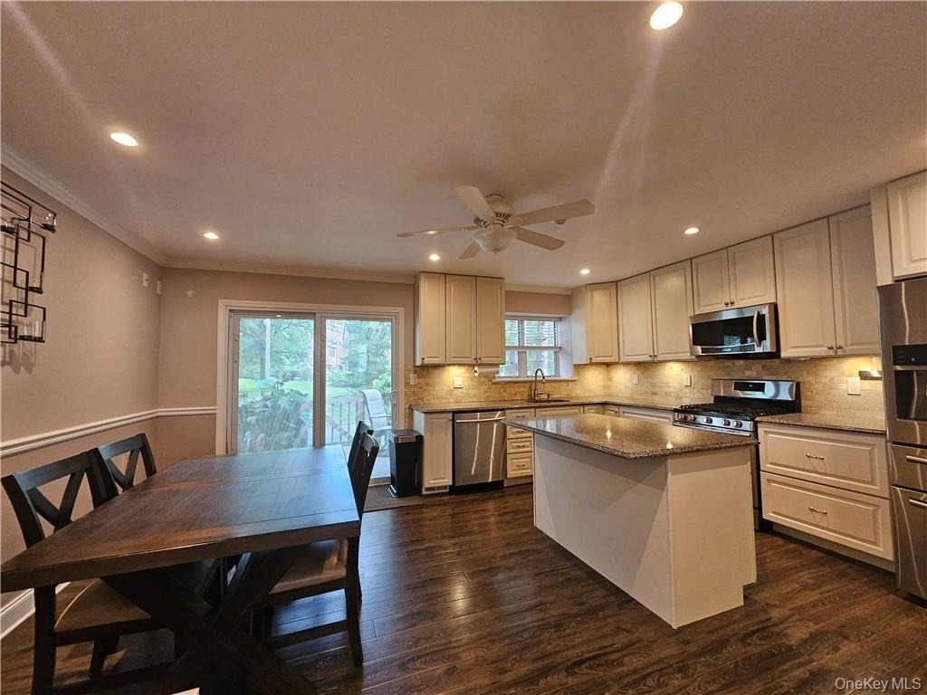 1 Kensington Court - Photo 12