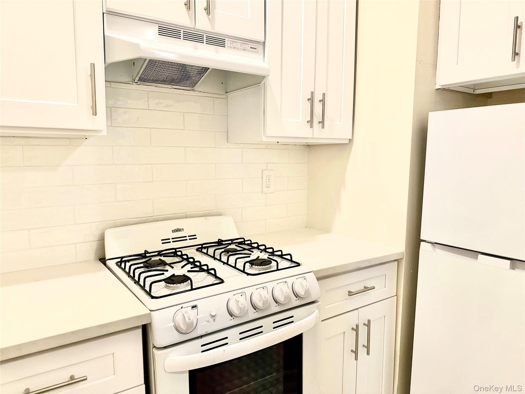 88 Lincoln Avenue - Photo 1