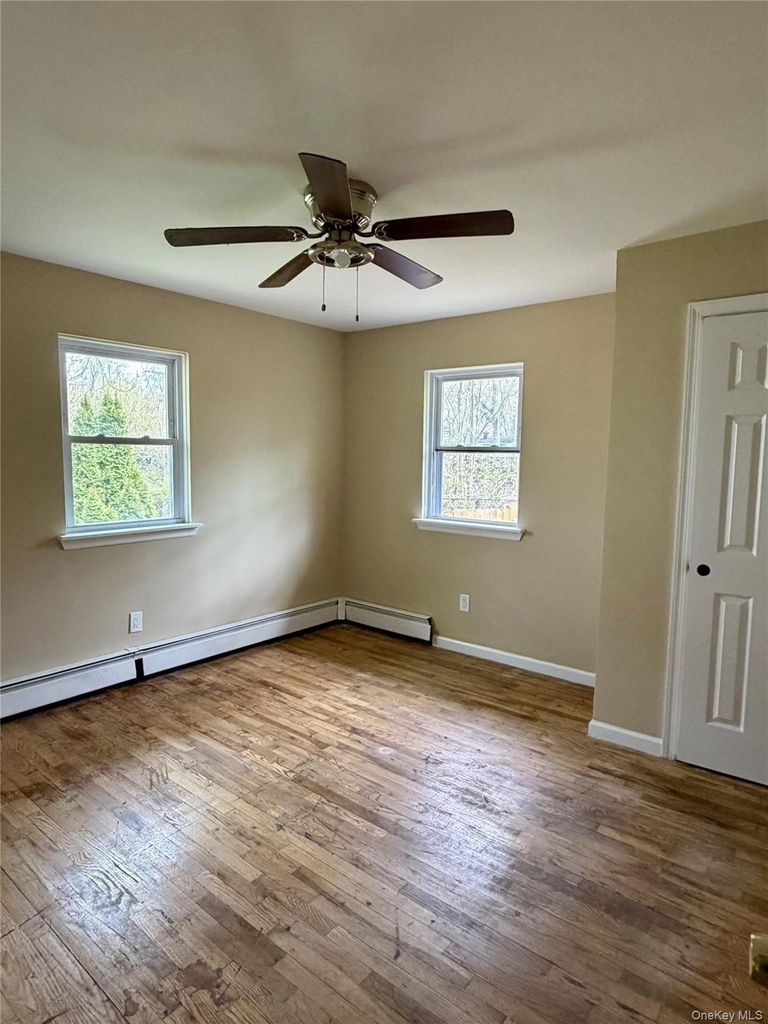 14 Mastic Boulevard - Photo 4