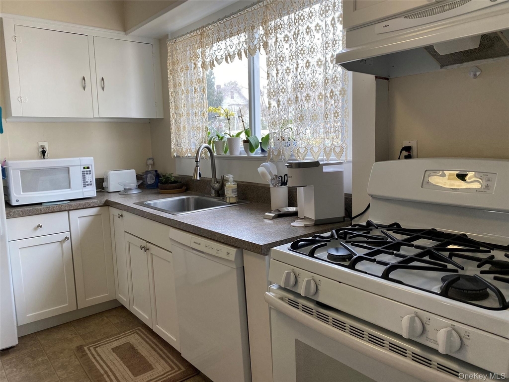 46 Sterling Court - Photo 5