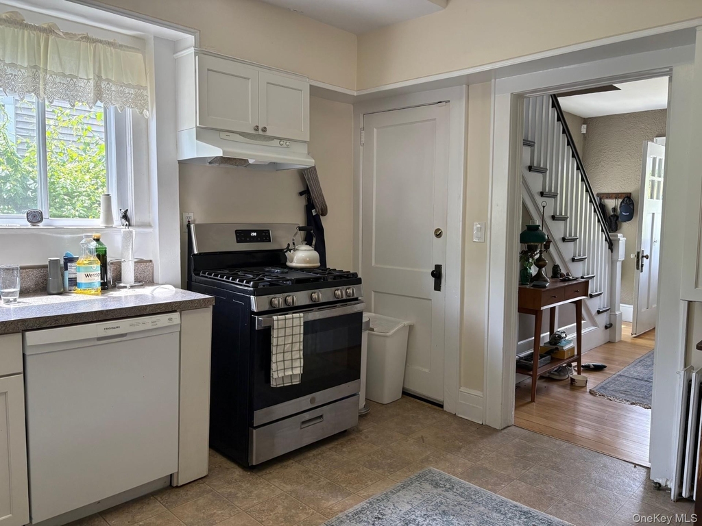 46 Sterling Court - Photo 4
