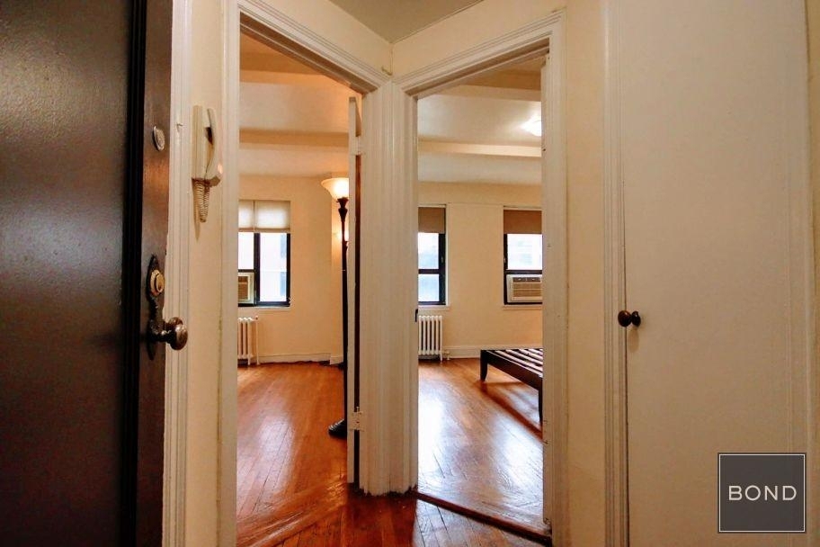 11 Waverly Place - Photo 5