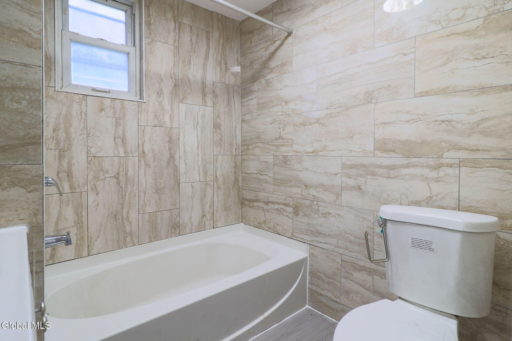 111 Duane Avenue - Photo 11