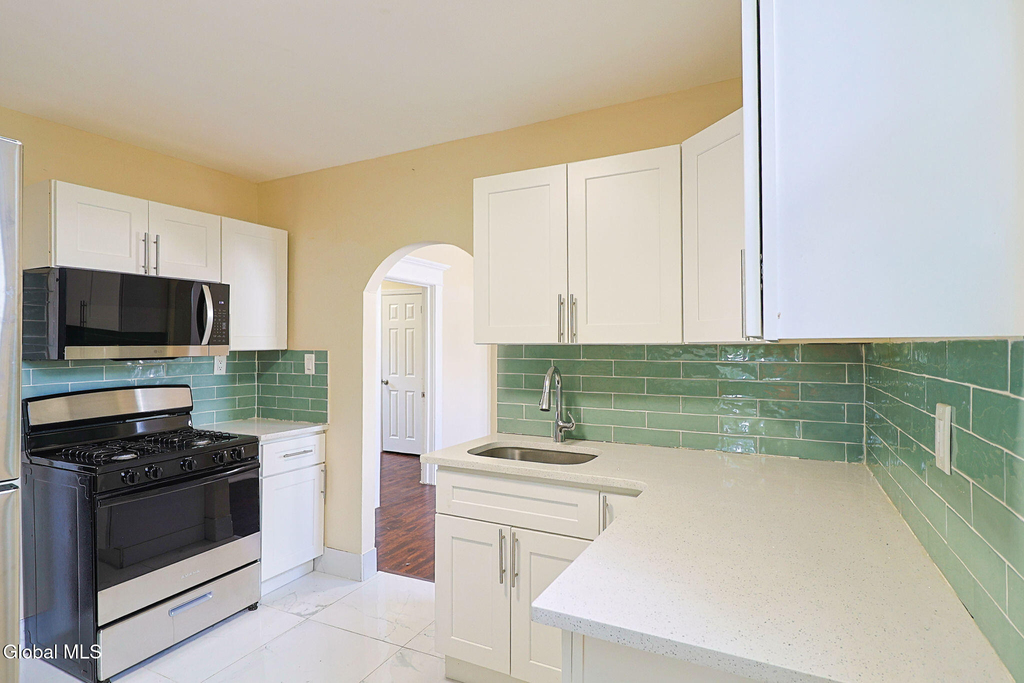 33 W Pine Street - Photo 1