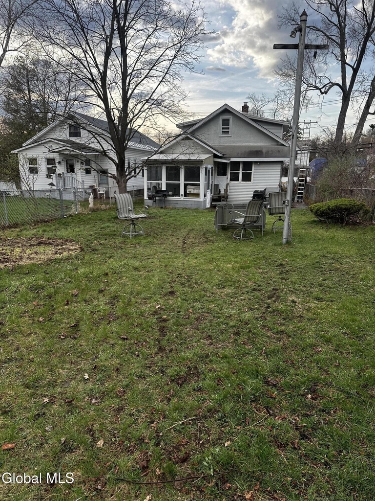 117 Henry Street - Photo 1