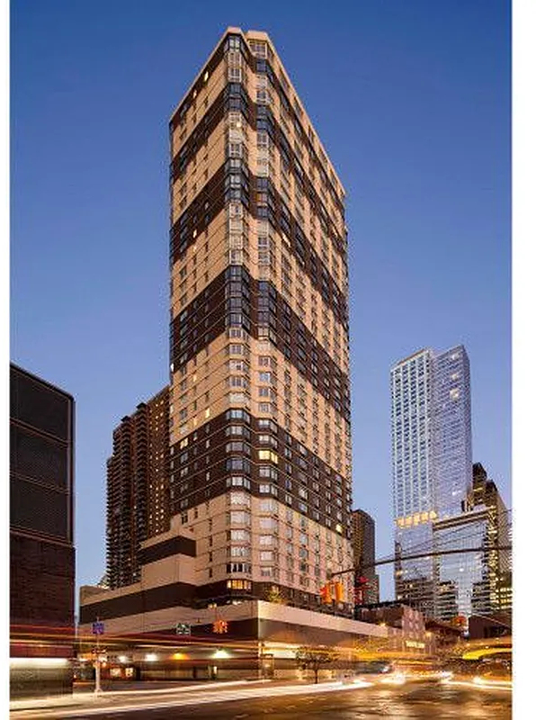420 West 42nd Street - Photo 9