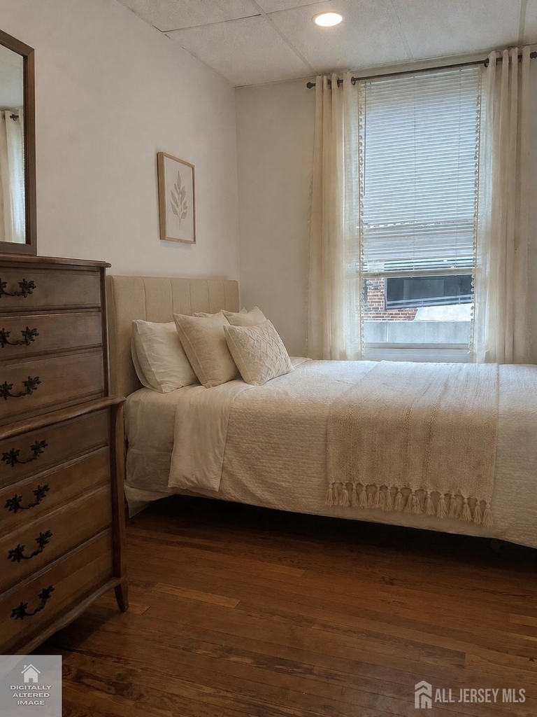 49 Bayard St - Photo 2