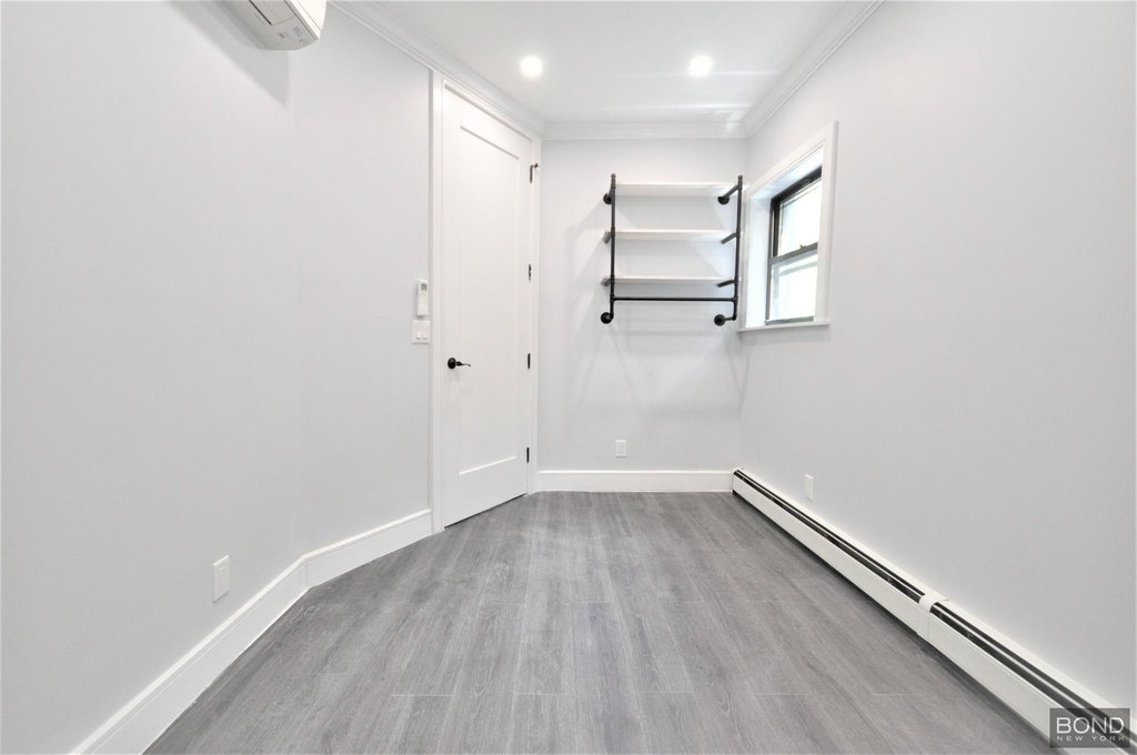 135 E 46th Street - Photo 3