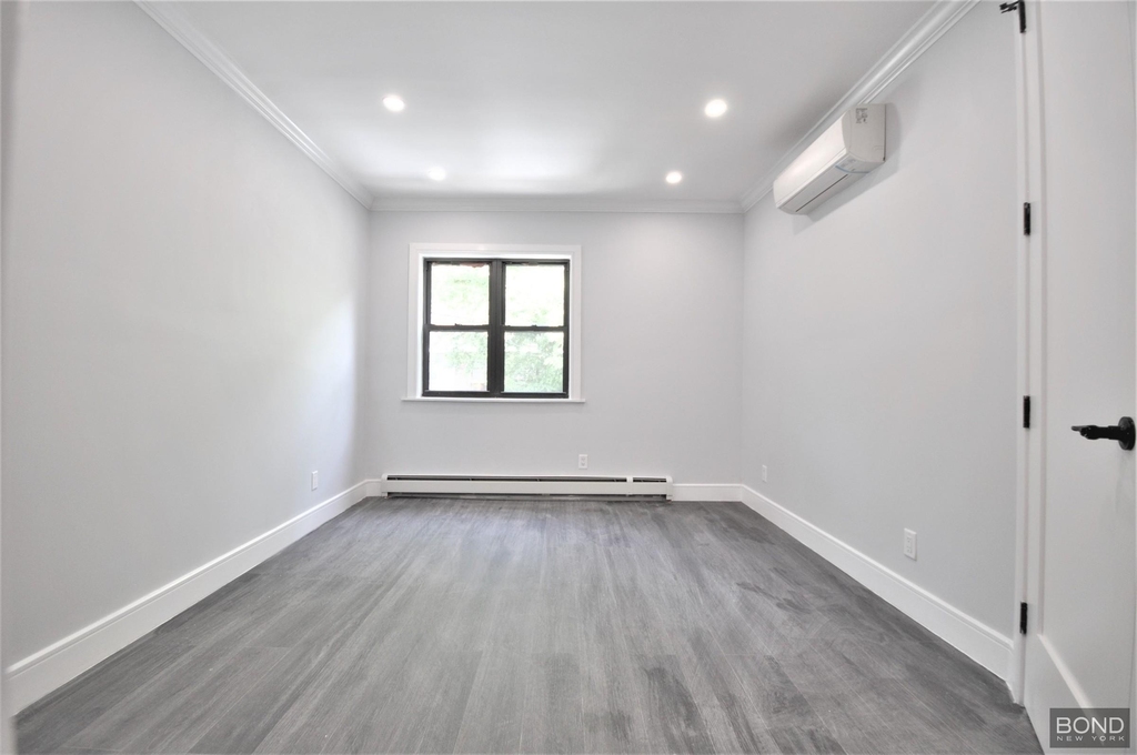 135 E 46th Street - Photo 6