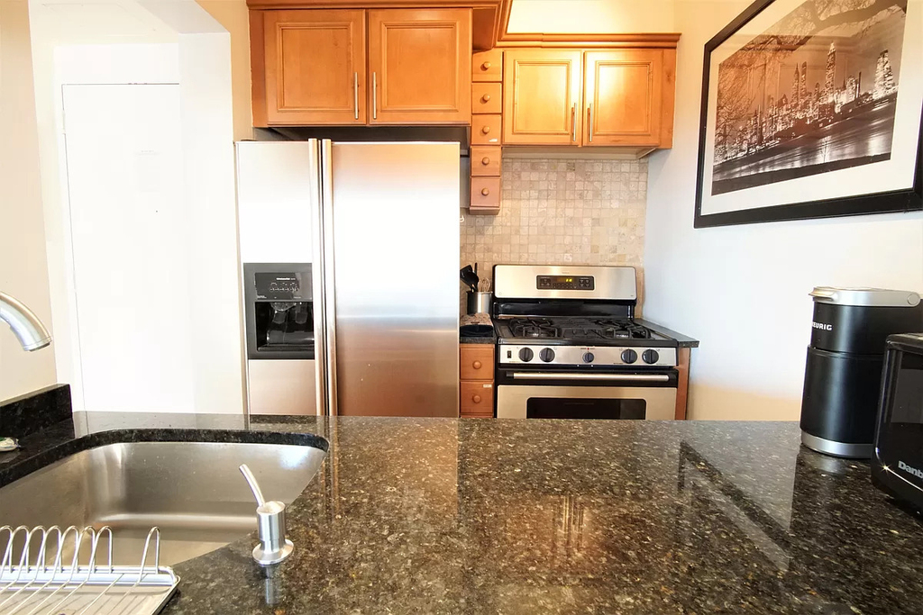150 W 56th Street - Photo 2