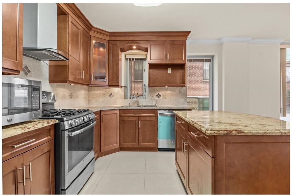 3511 Cambridge Avenue - Photo 1