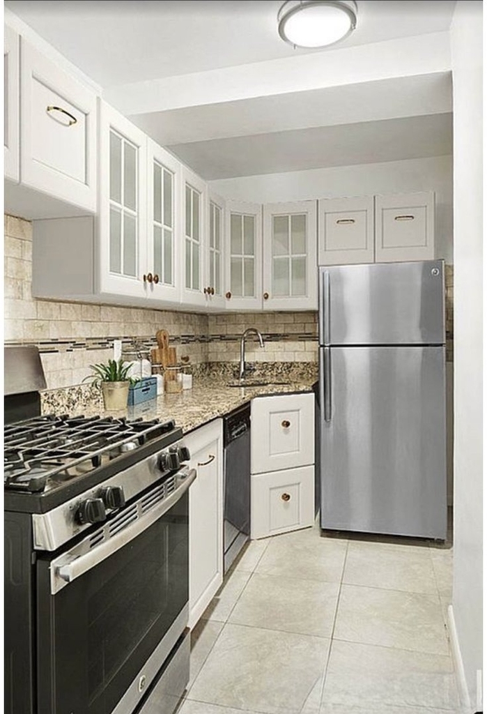 340 E 74th Street - Photo 2