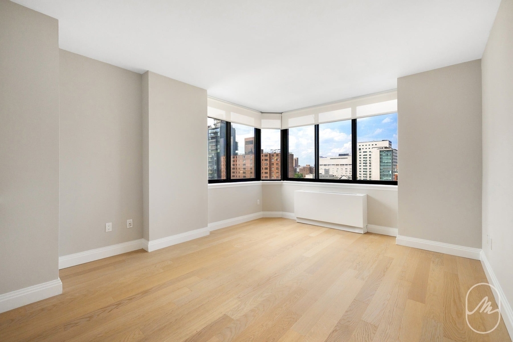 345 E 94th Street - Photo 10