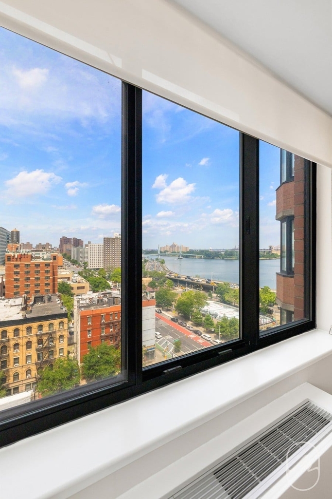 345 E 94th Street - Photo 9