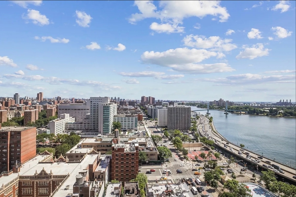 345 E 94th Street - Photo 4