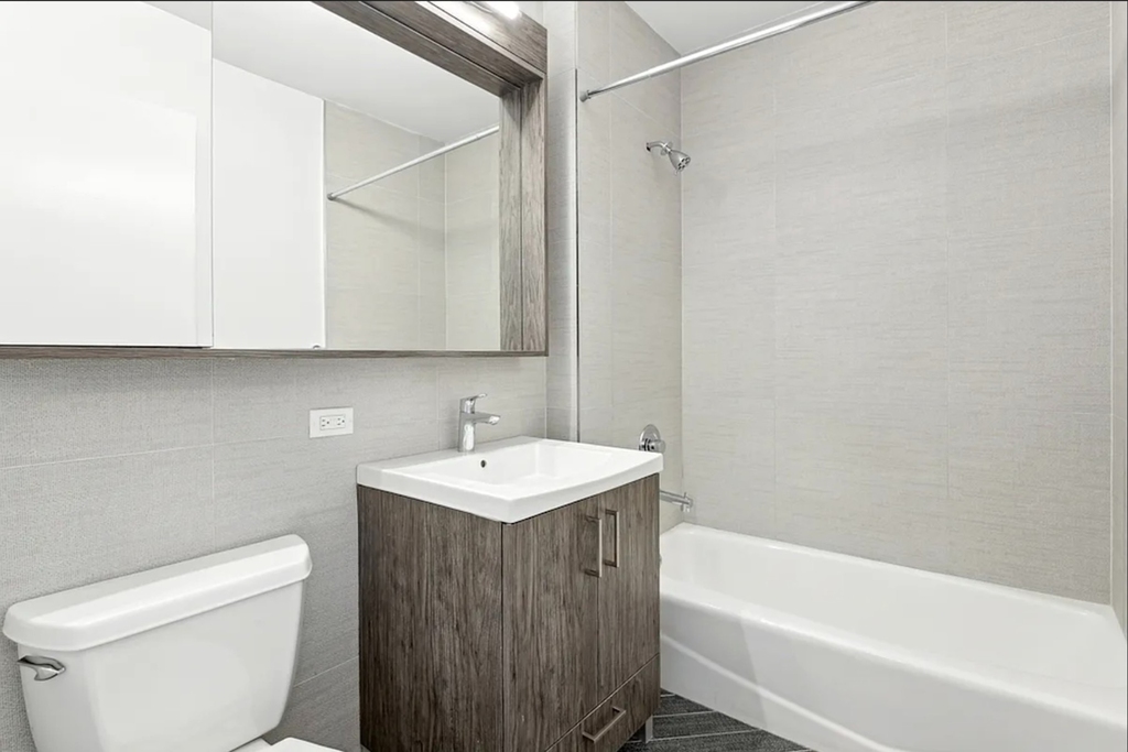 345 E 94th Street - Photo 5