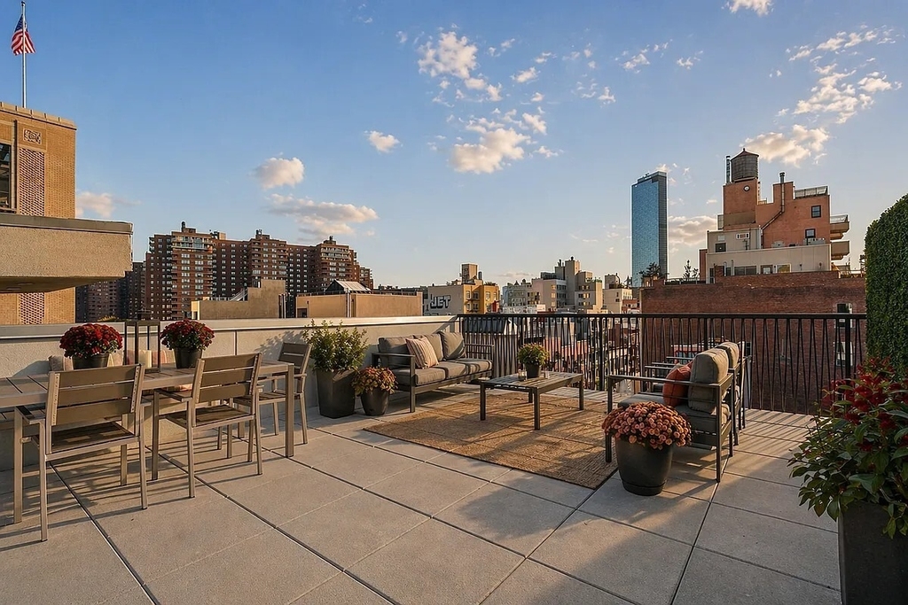 330 Grand Street - Photo 10