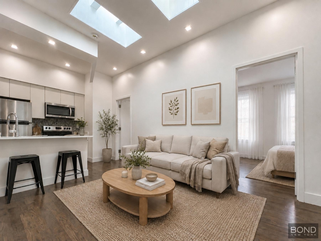 202 Greenpoint Avenue - Photo 0