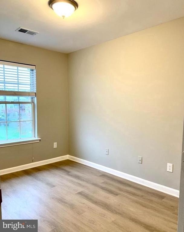 4087 Thackery - Photo 18