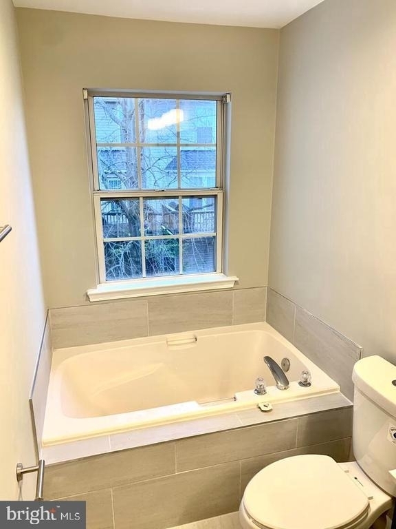 4087 Thackery - Photo 19