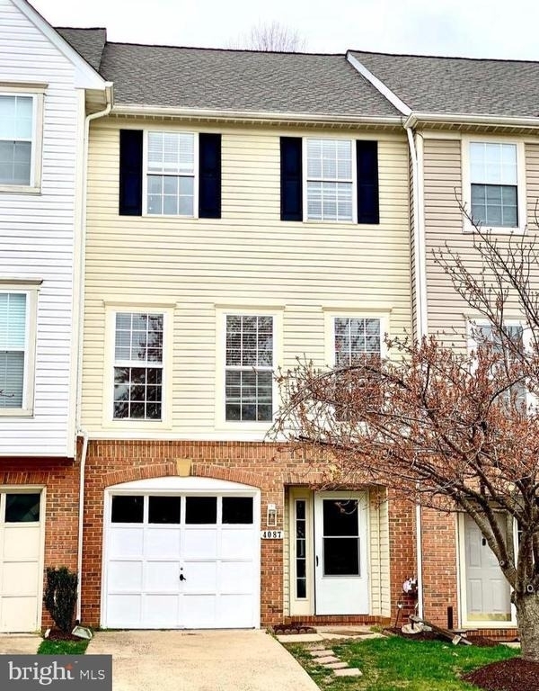 4087 Thackery - Photo 1