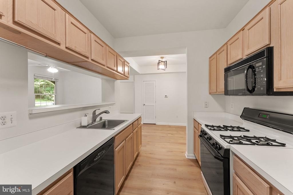 20453 Chesapeake Square - Photo 23