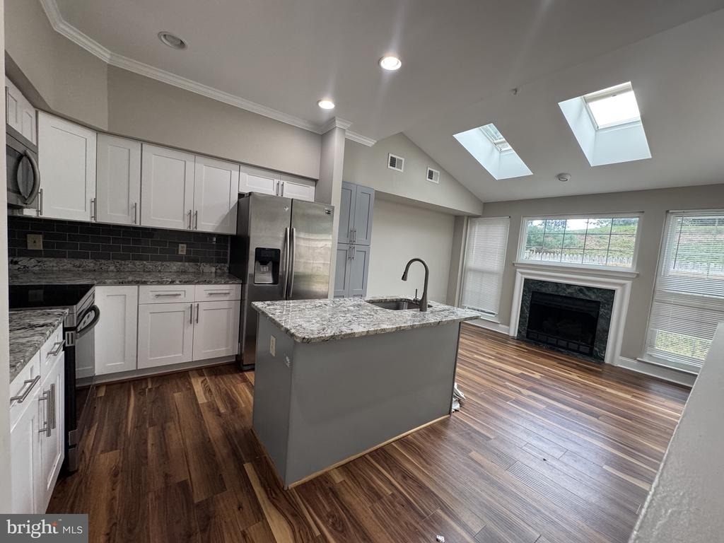 44194 Shady Glen Terrace - Photo 2