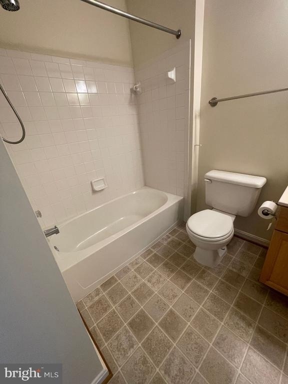 25240 Lake Shore Square - Photo 4