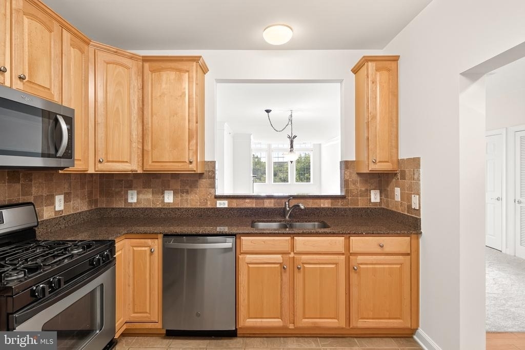 44485 Chamberlain Terrace - Photo 10