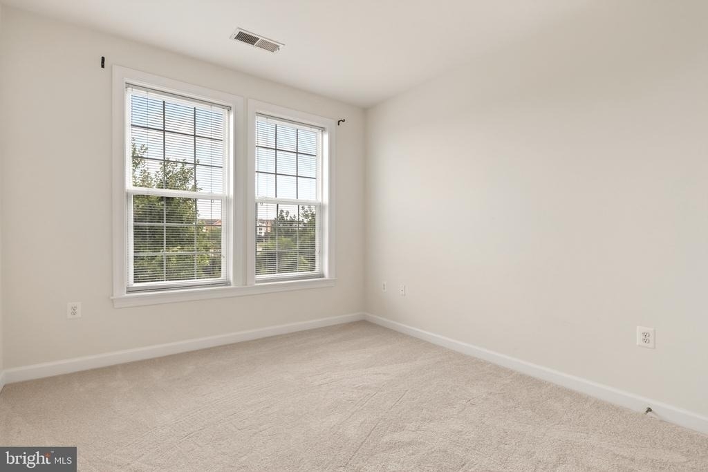 44485 Chamberlain Terrace - Photo 28
