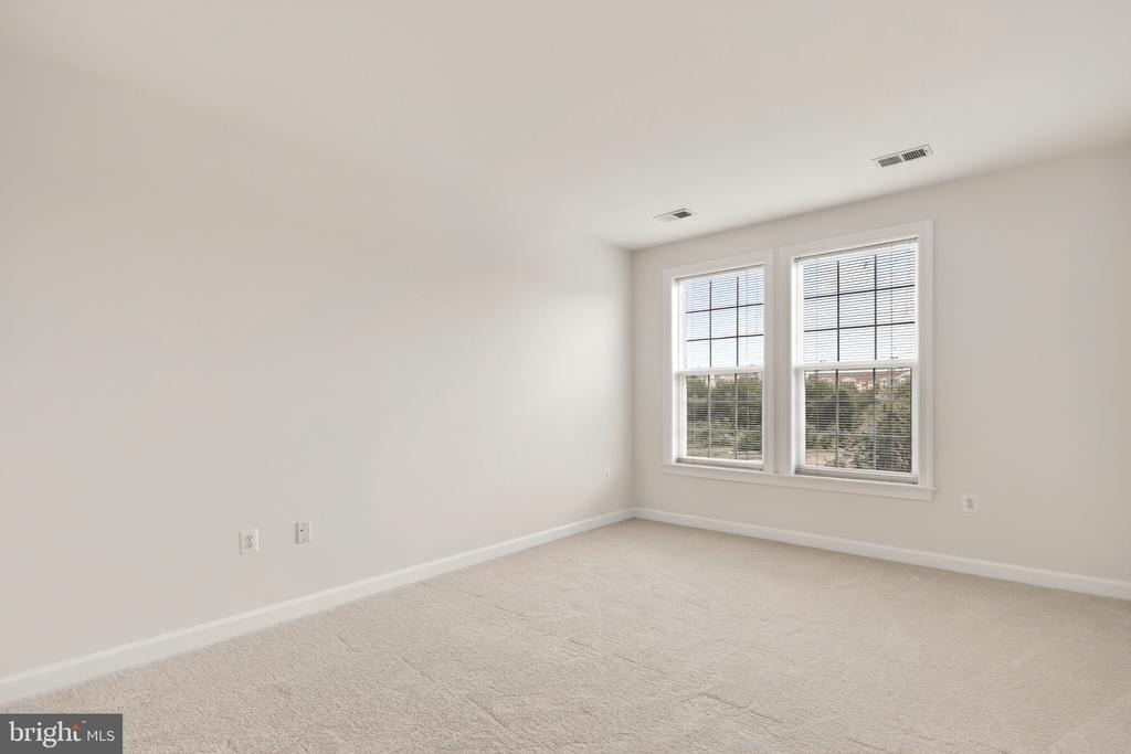 44485 Chamberlain Terrace - Photo 21