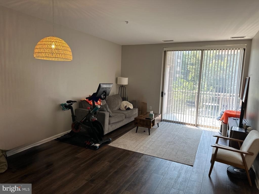 2726 Gallows Road - Photo 3