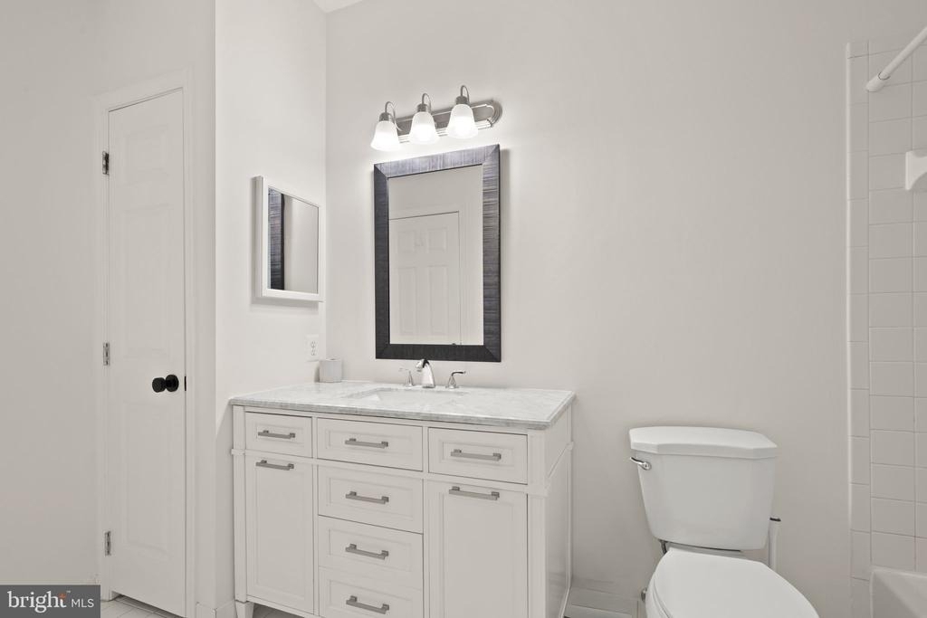 1704 Lake Shore Crest Drive - Photo 31