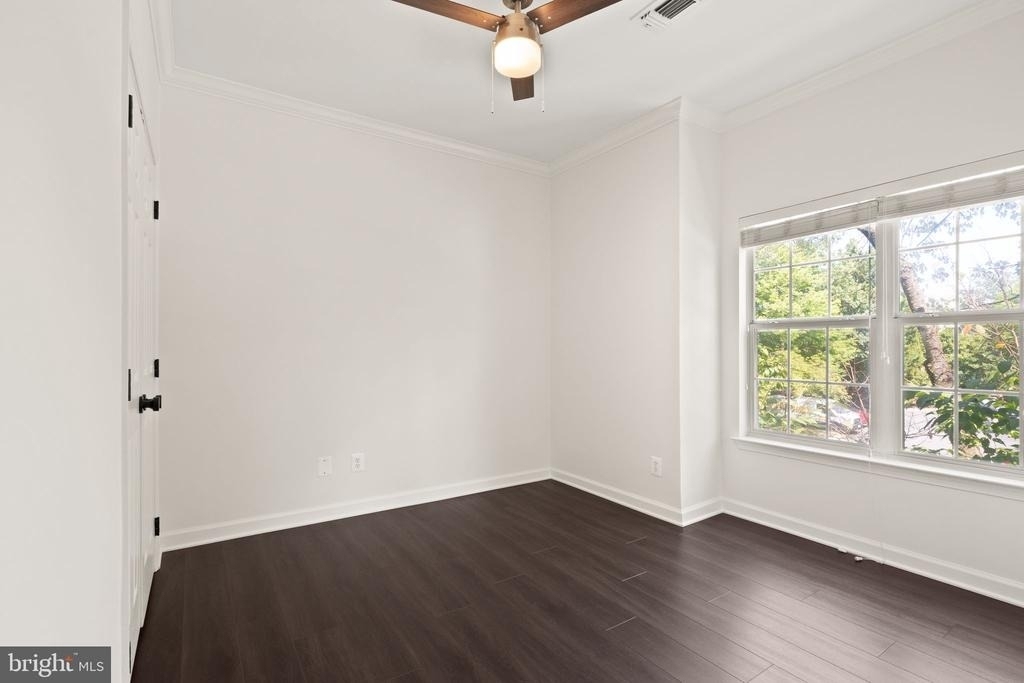 1704 Lake Shore Crest Drive - Photo 32