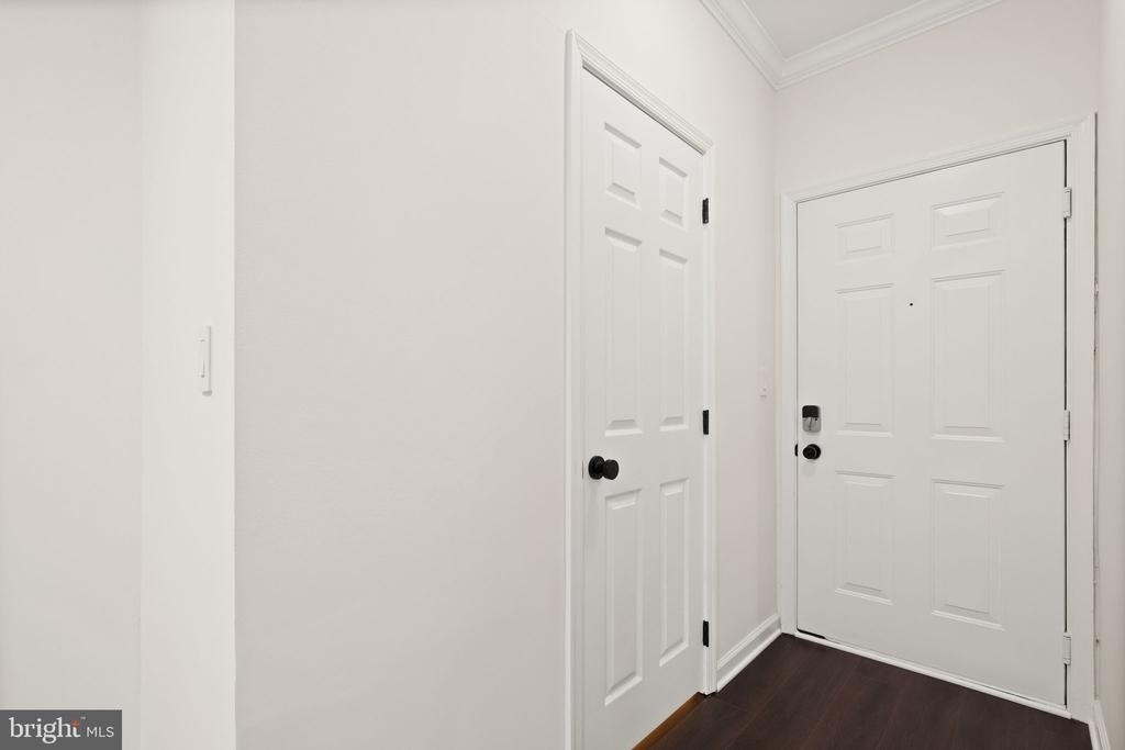 1704 Lake Shore Crest Drive - Photo 3