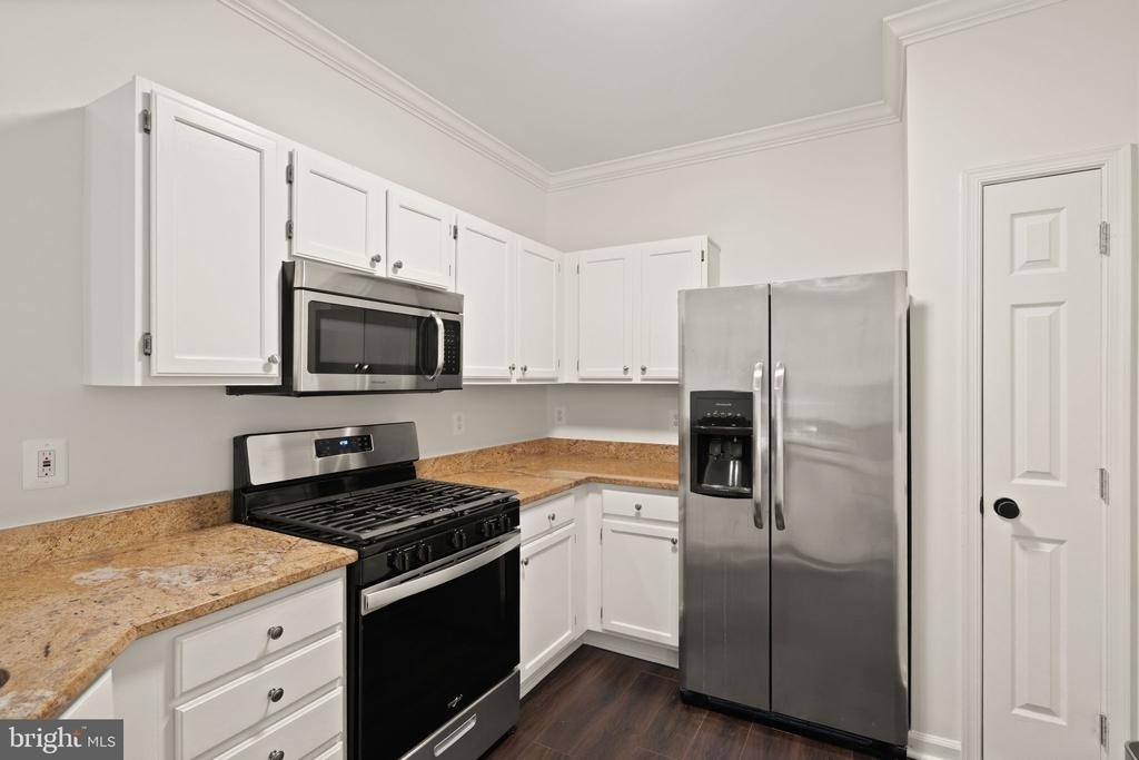 1704 Lake Shore Crest Drive - Photo 19