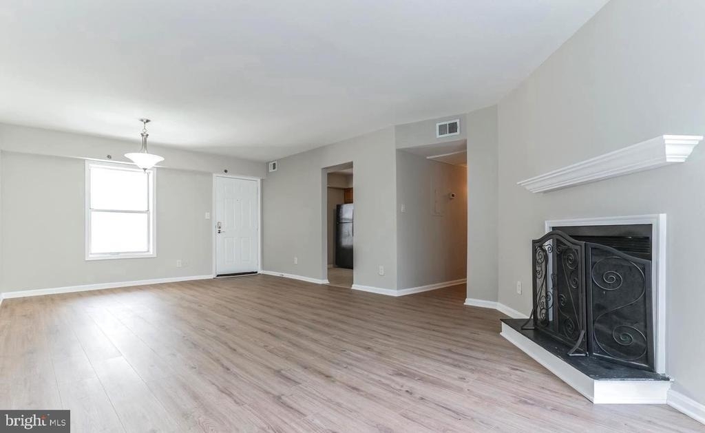 3179 Summit Square Drive - Photo 4