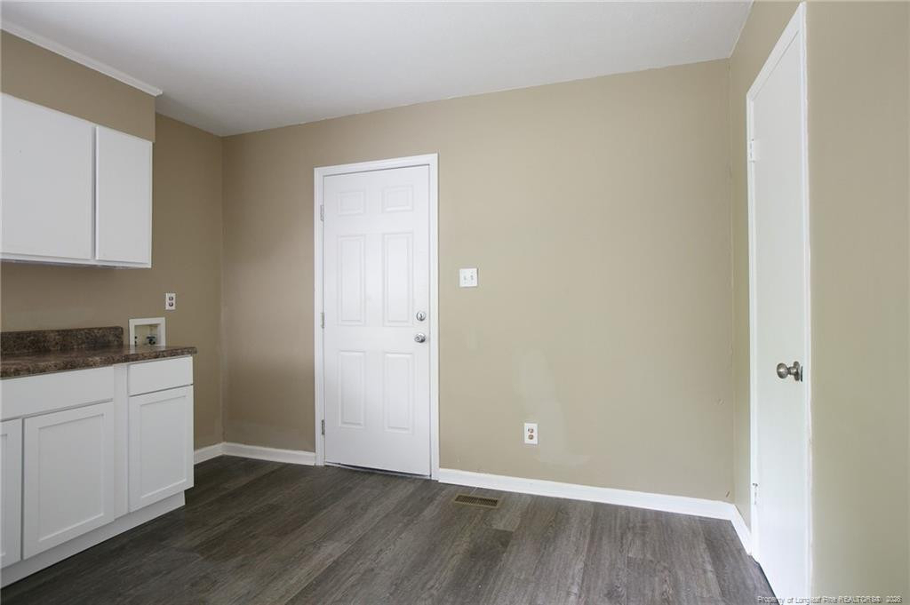 912 Spellman Drive - Photo 2