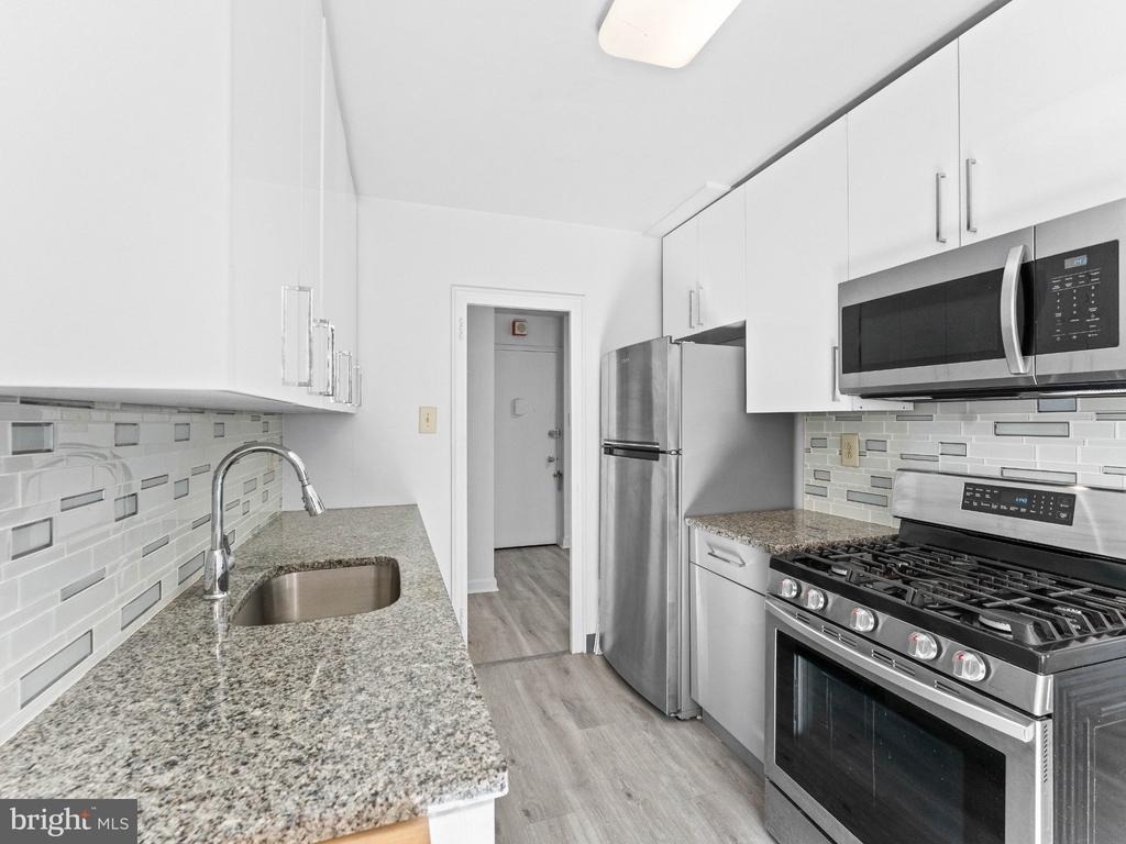 2601 Pennsylvania Avenue - Photo 18