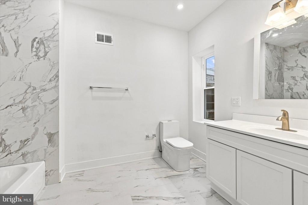 1530 Catharine Street - Photo 10