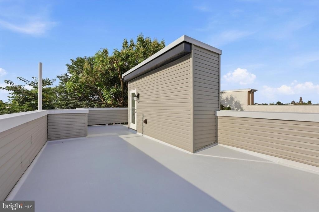 1530 Catharine Street - Photo 13