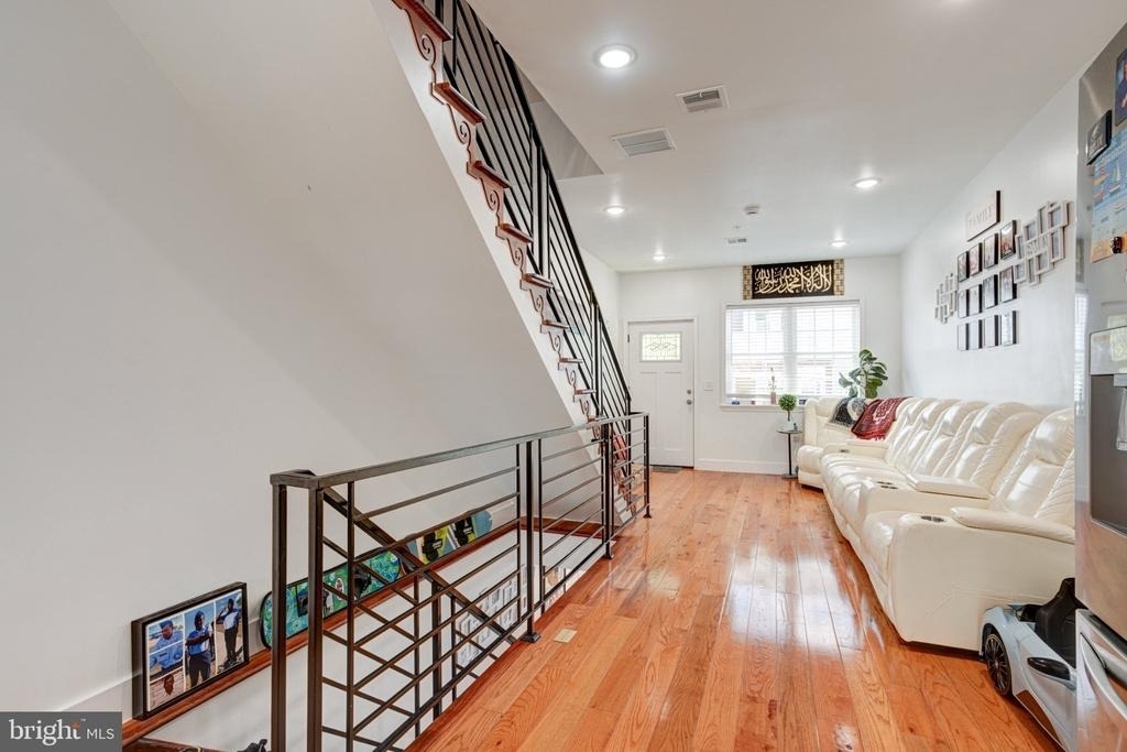 2611 S Marshall Street - Photo 16