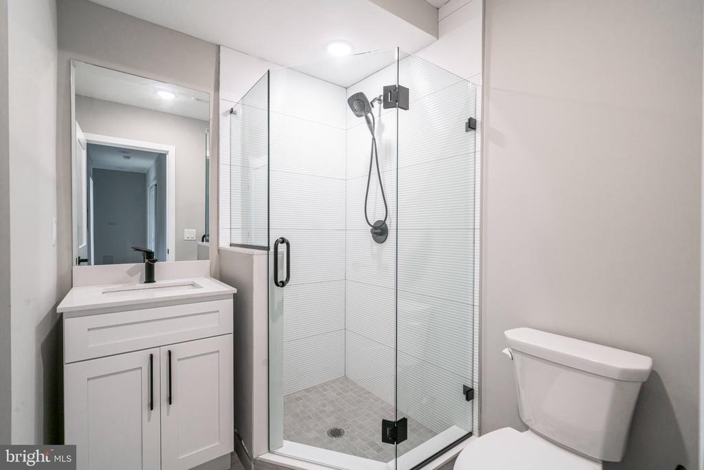719 Dickinson Street - Photo 10