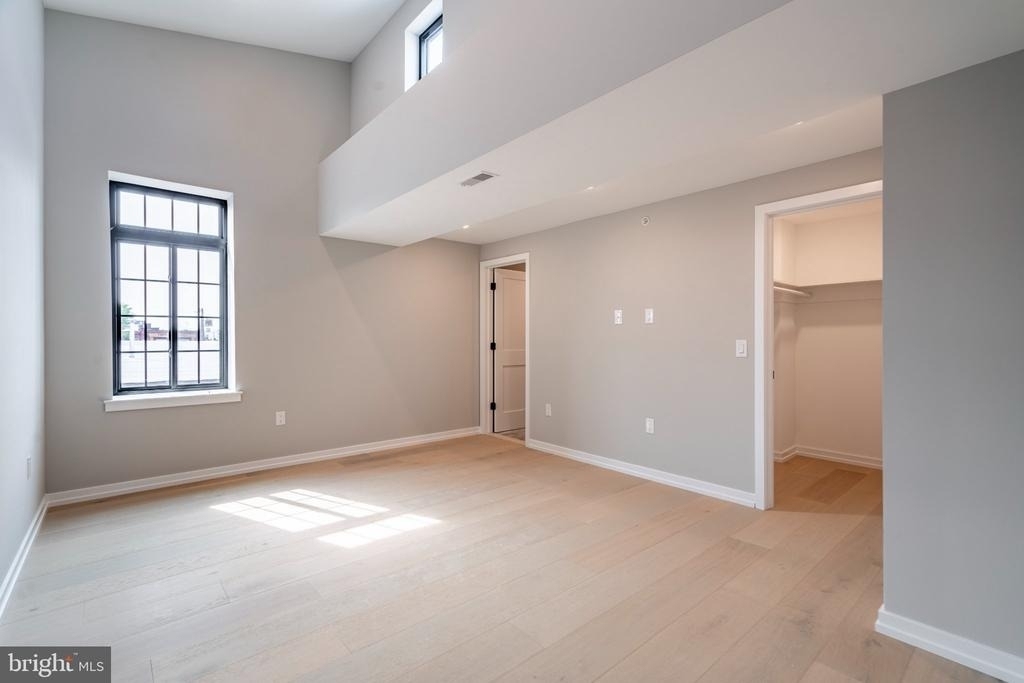 719 Dickinson Street - Photo 12