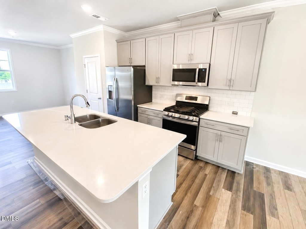 640 Gimari Drive - Photo 7