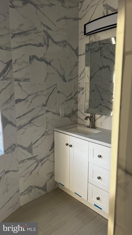 6049 Walton Avenue - Photo 8