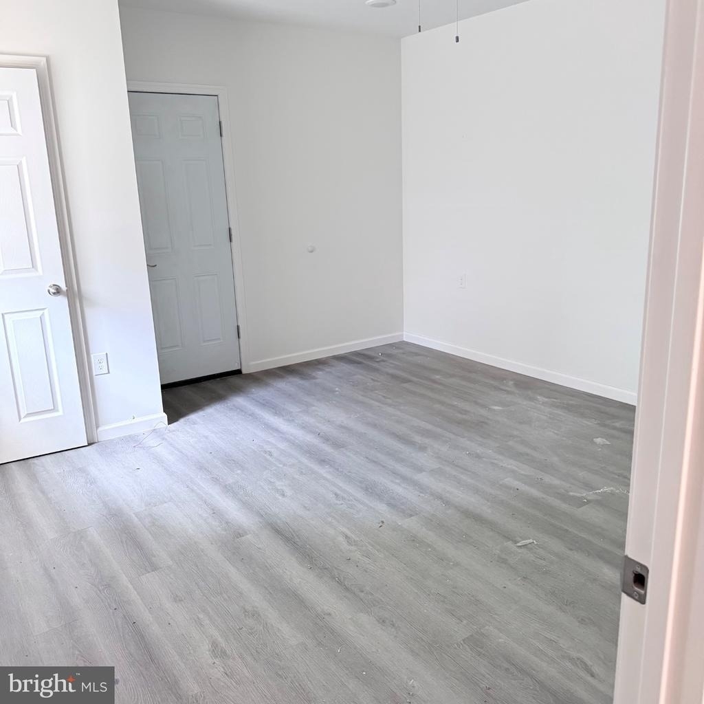 6049 Walton Avenue - Photo 18